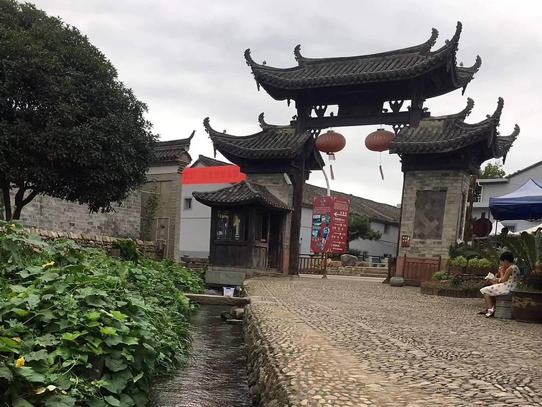 影视剧：小伙想办电话卡需要身份证，怎料身份证还在办，不好办啊
